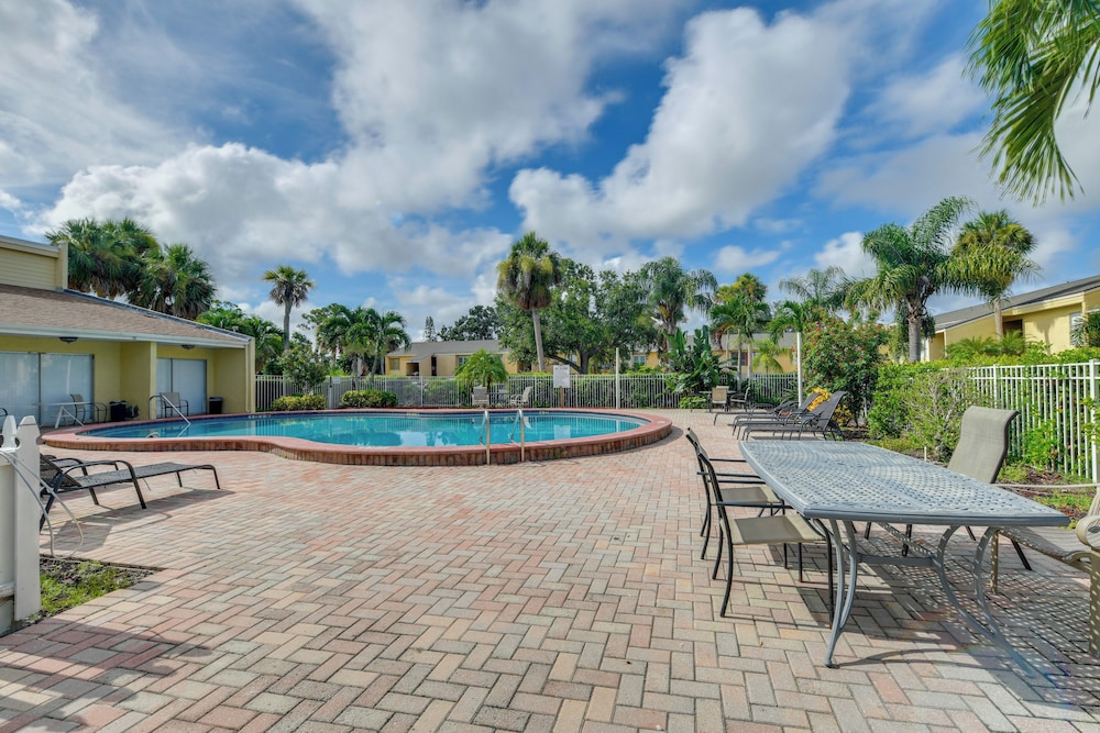 Explore Sarasota: Condo w/ Pool Access, Near Dtwn