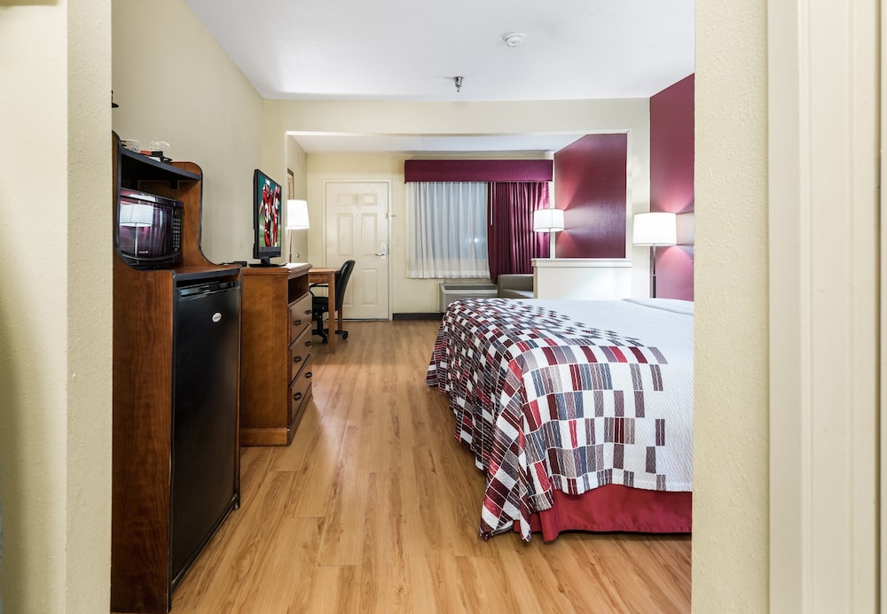 Red Roof Inn Conroe North - Willis view 5