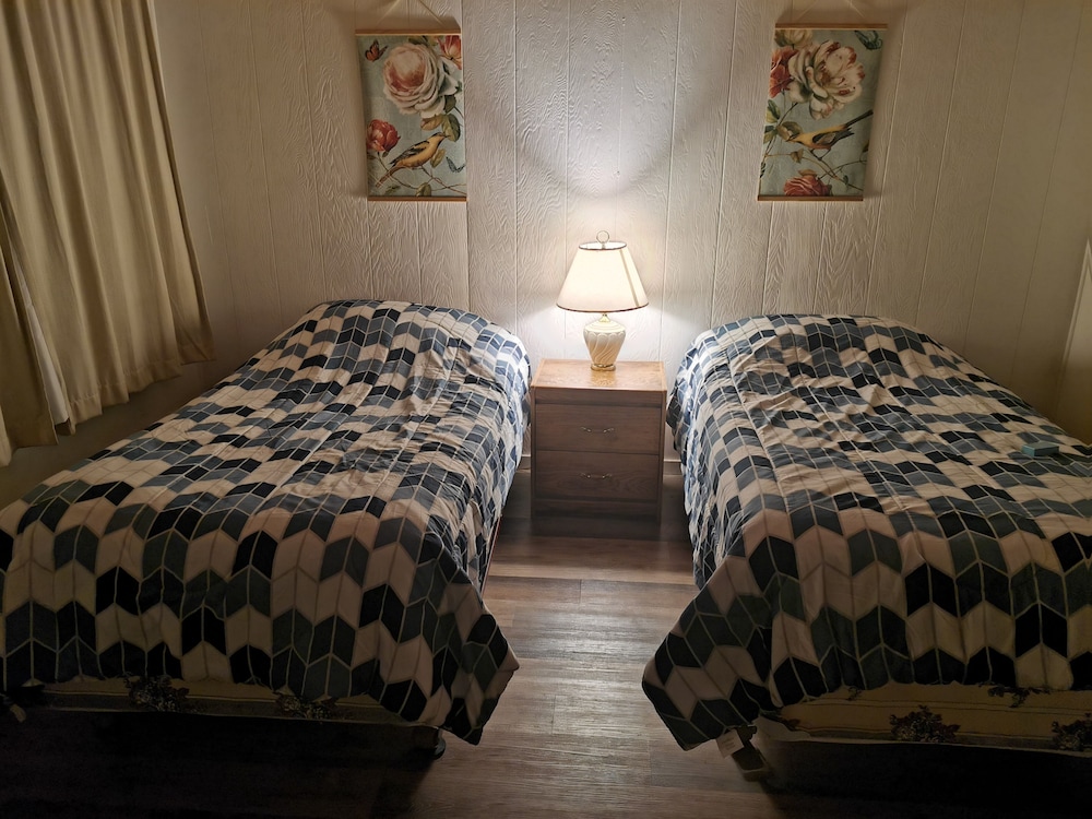 Cedars Motel