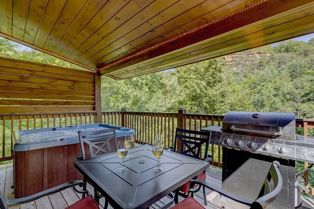 Making Memories - 1 Bedrooms, 1 Baths, Sleeps 4 Home by RedAwning
