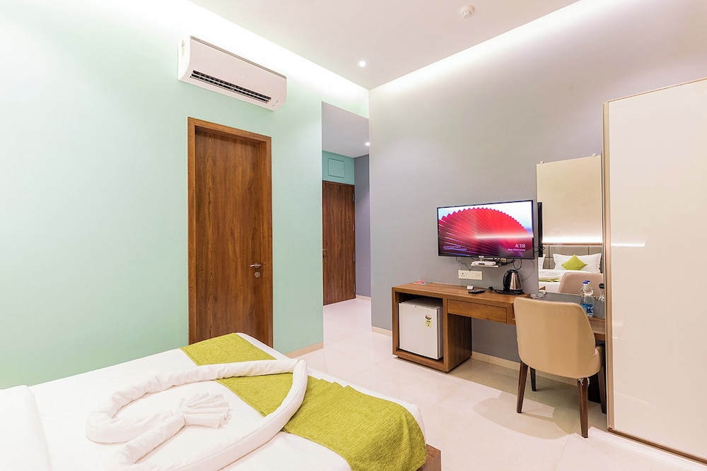 Hotel Seven Oaks