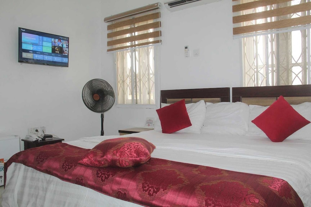 ROSSY'S APARTMENTS