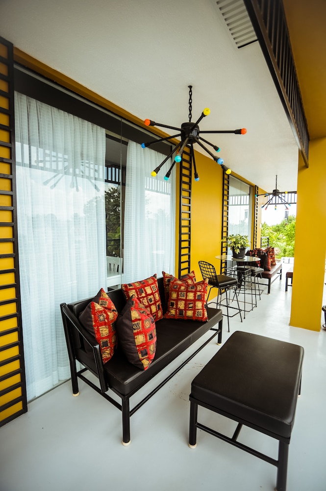 Zeller Court Apartelle view 5