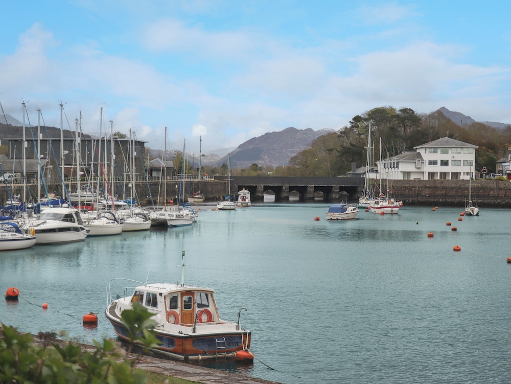 9 Oakley Wharf