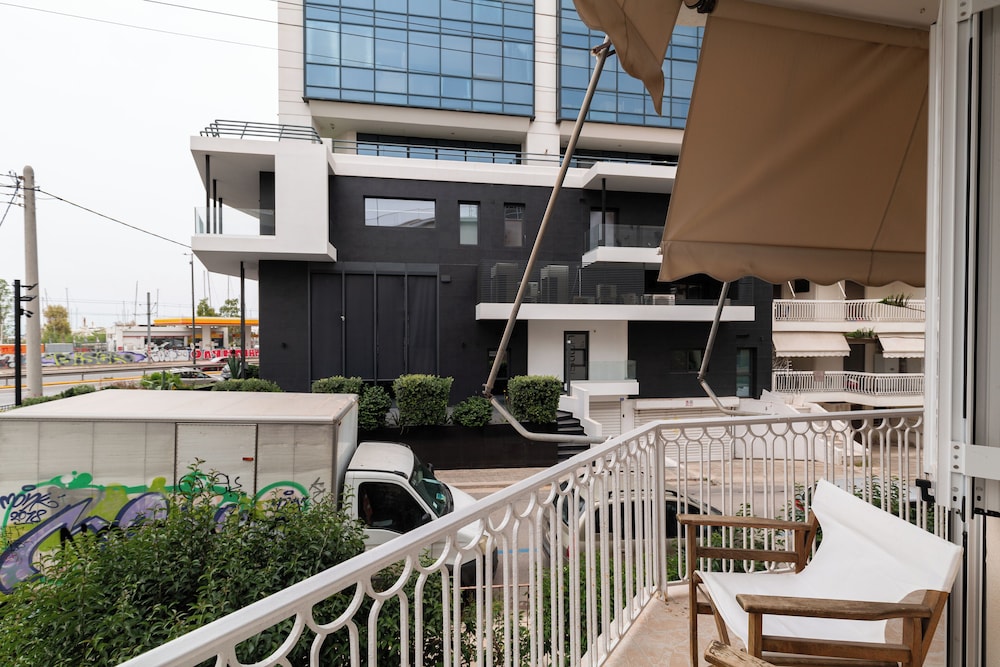 Edem Beach Apartment by Alimos Marina view 2