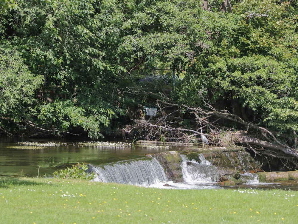 1 Eamont Park