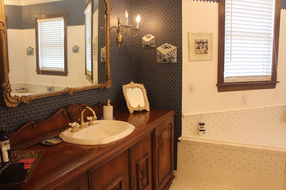 Apple Crest Inn