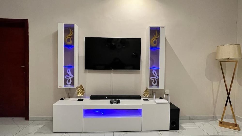 We Offer you a Lovely 1-bed Apartment in Abidjan