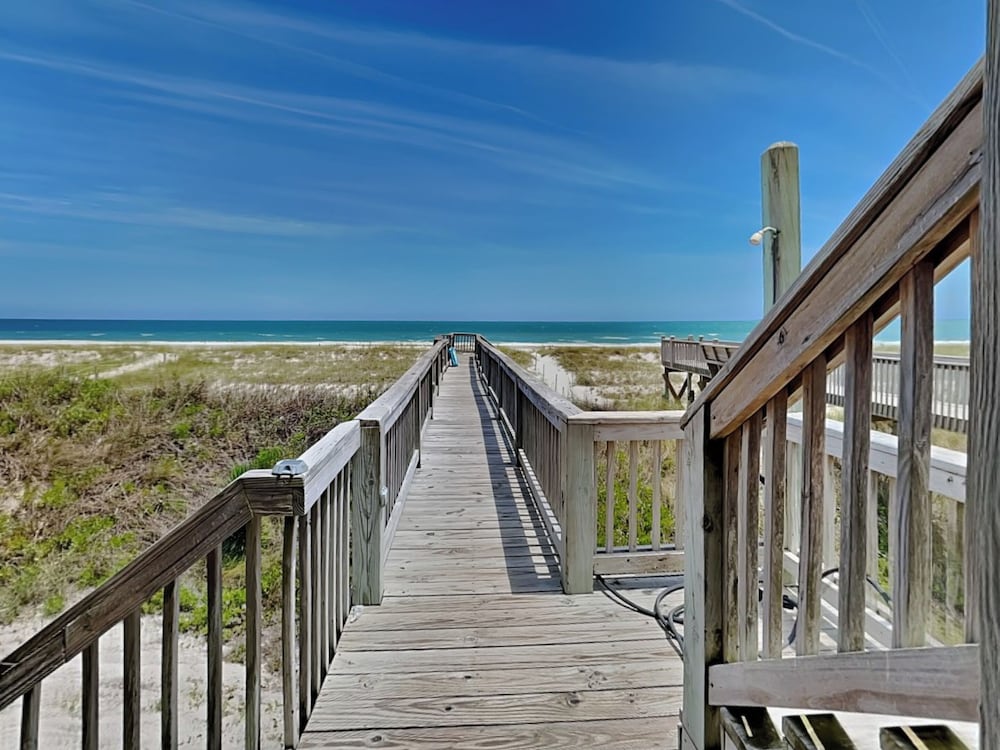 Paradise Palms by Topsail Realty