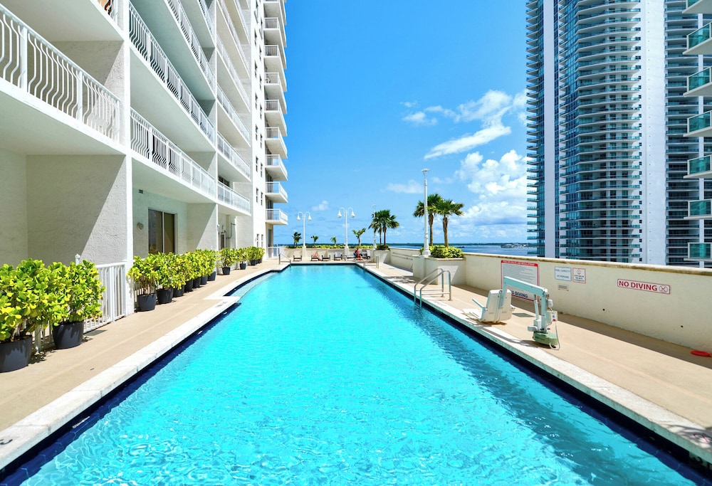Relax & Feel The Good Vibes In Our Condo