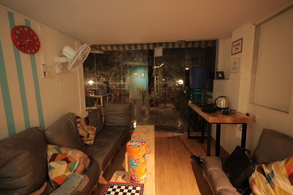 Locomo Hostel Mini - 9 mins from airport