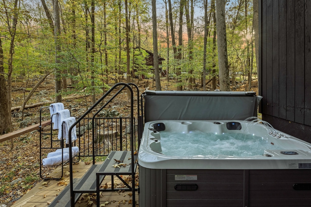 Somerset Lodge by Avantstay Hot Tub Lake Access Community Amenities
