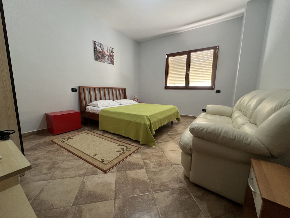 Elly Seaside Apartment