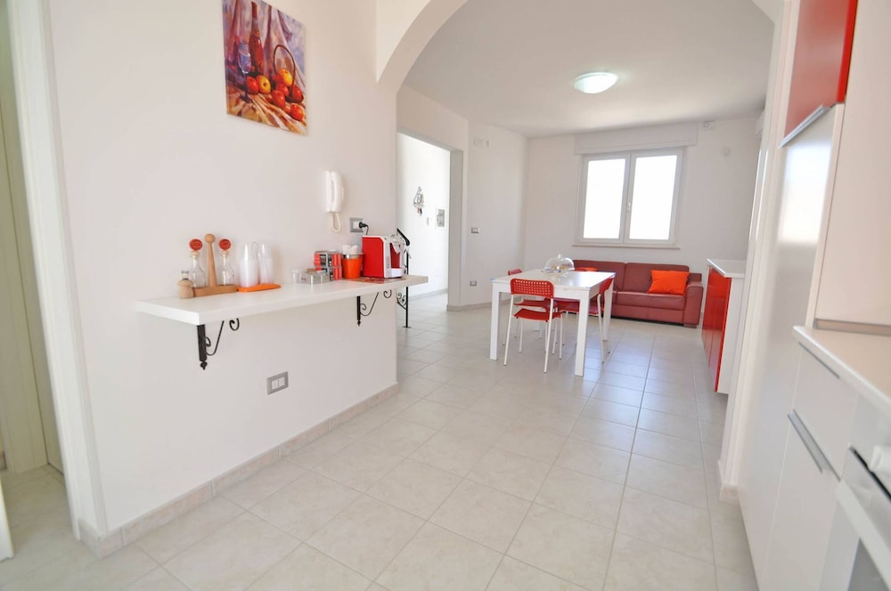 Villa Sacher Sleeps 12 Just 100 Metres From the sea