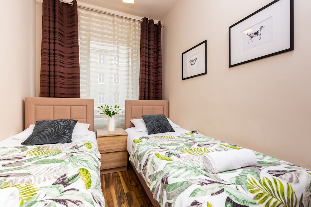 Apartments Warsaw Hoza by Renters view 5