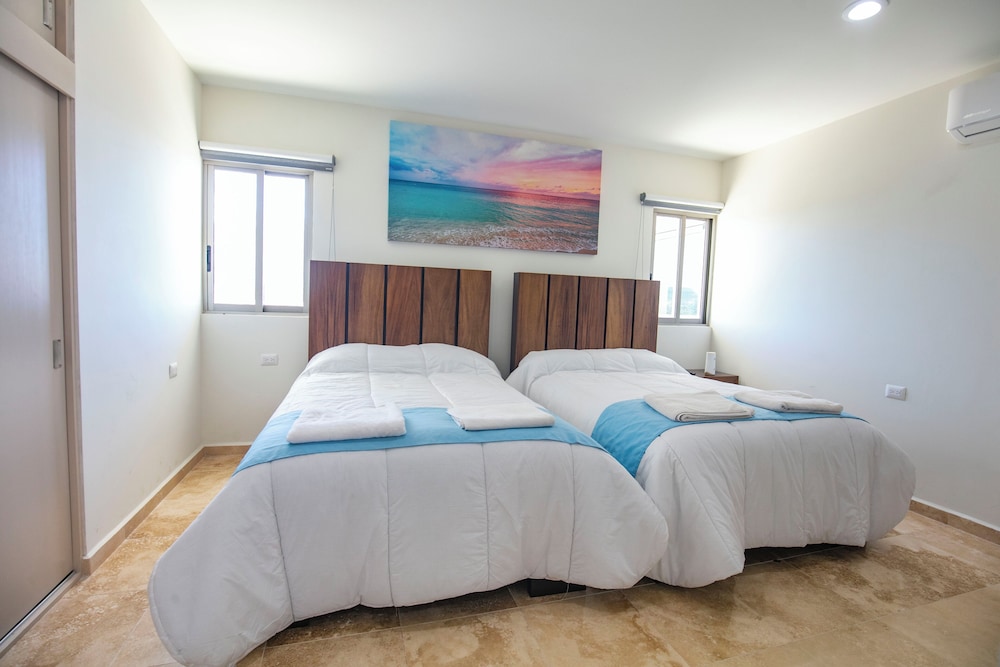Elegant Condo at Playa Brujas
