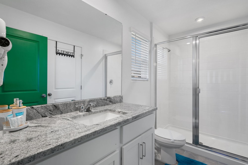 Chic 6 Bedroom Solara Home Pool and Themed Rooms
