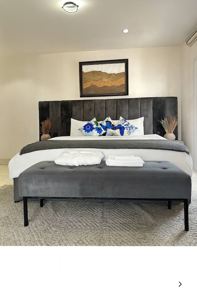 Luxury 2BR Apt Central Lekki Phase 1