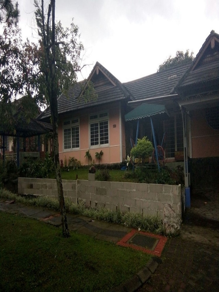Villa Kota Bunga Dandelion