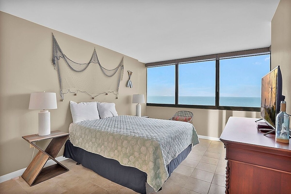 Sands Beach Club Ph1114 4 Bedroom Condo