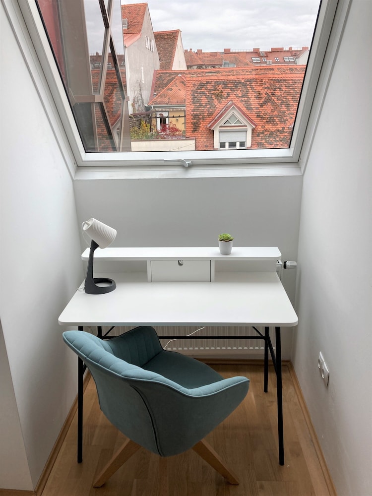 Carillon by BestChoice - Parking Option