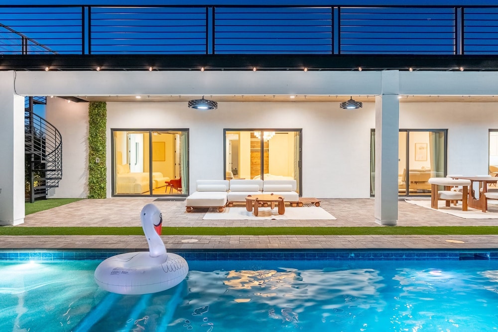 NEW The Casa Privada Experience
