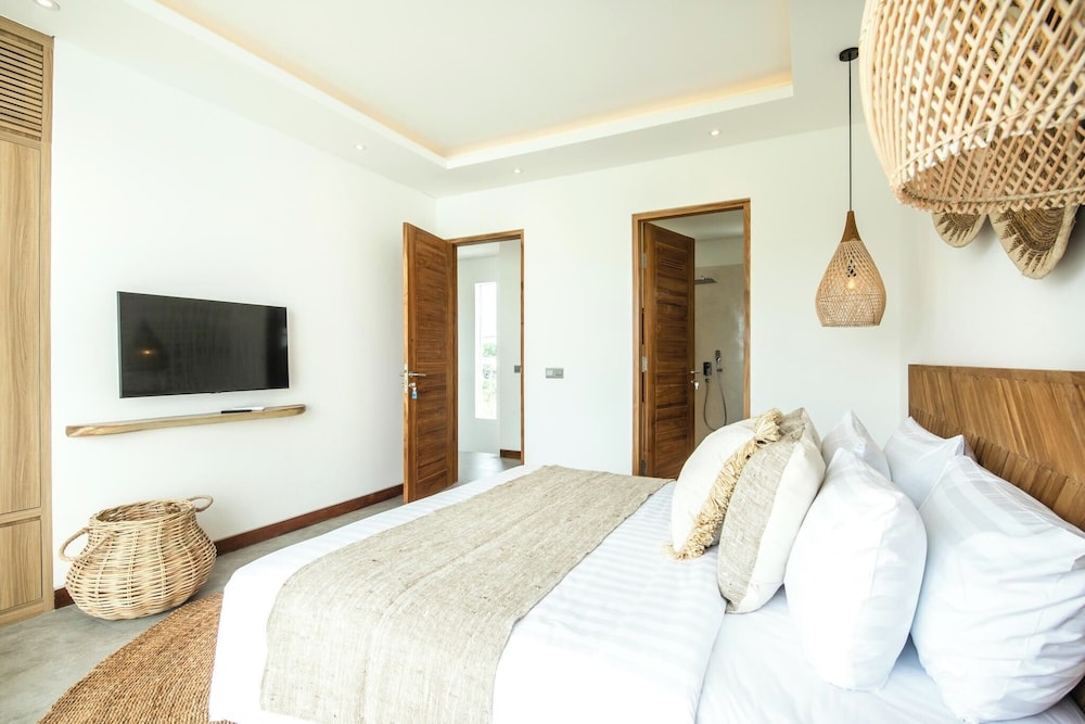 Brand New 4br Villa 400 to Finns Canggu