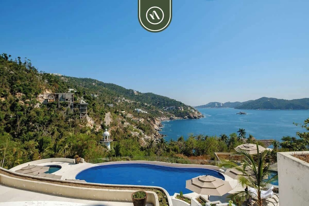 Amazing 3 BR Penthouse With Beachclub