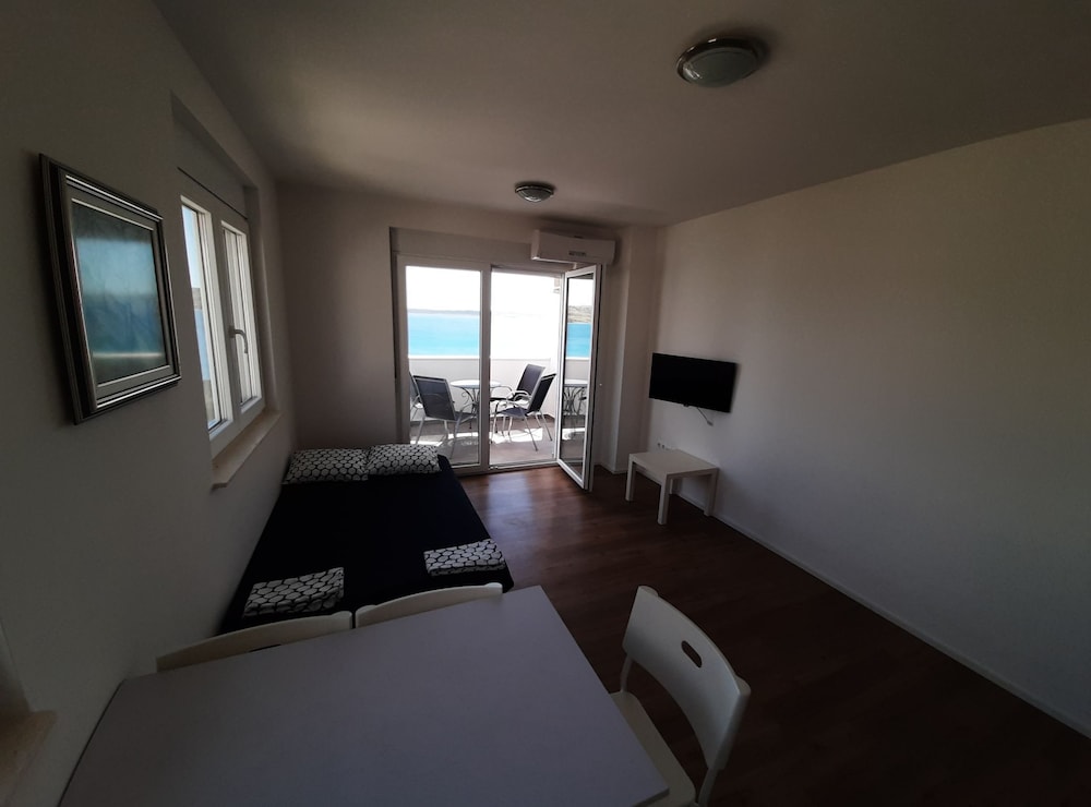 Apartments Lana