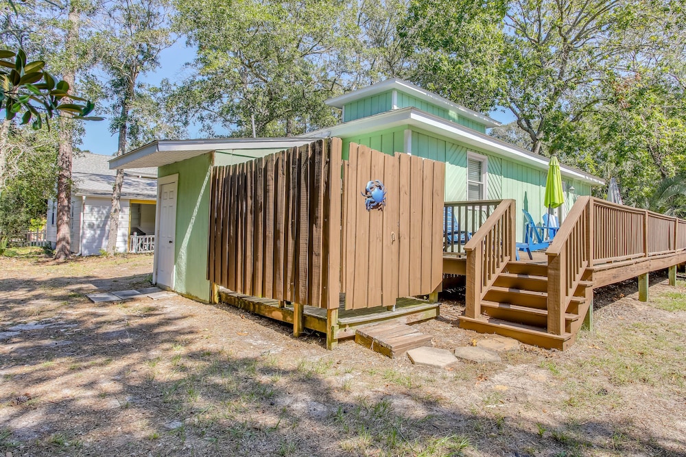 North Carolina Abode - Deck & Grill, Walk to Beach view 3