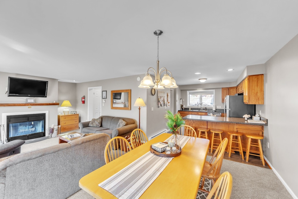 Fox Lair 29l - Cozy End Unit With Mountain Views 2 Bedroom Townhouse by The Summit at Gore Mountain