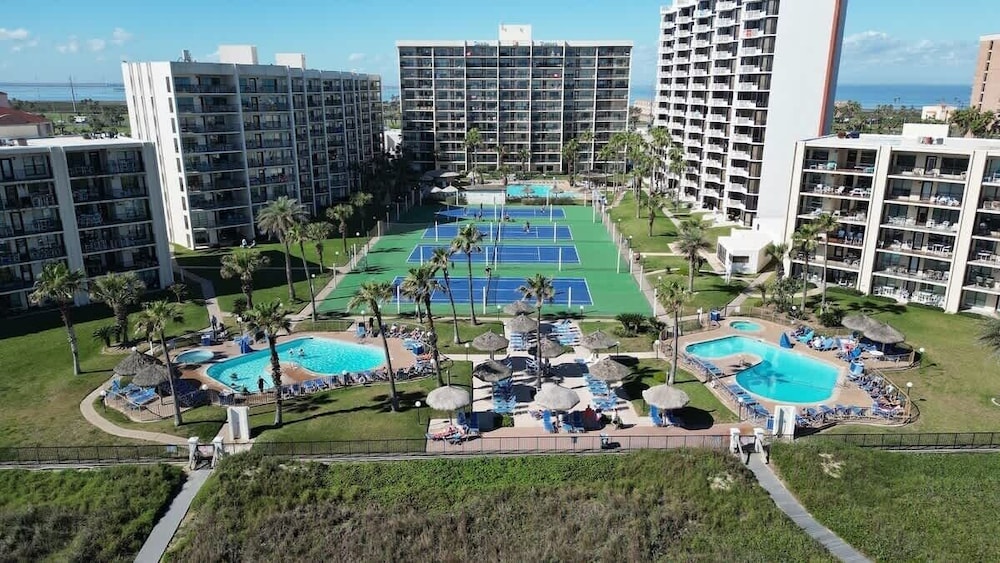 Saida Beachfront Luxe Condo Two Heated Pools 2 Bedroom Condo
