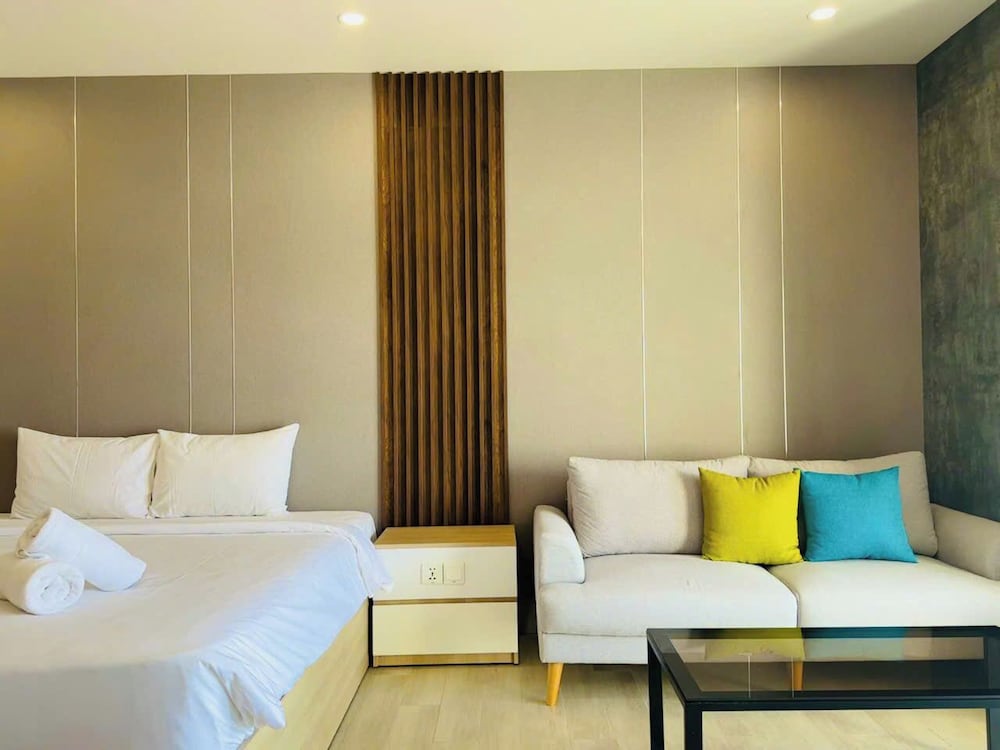 Gold Coast Balcony Serviced Apartment
