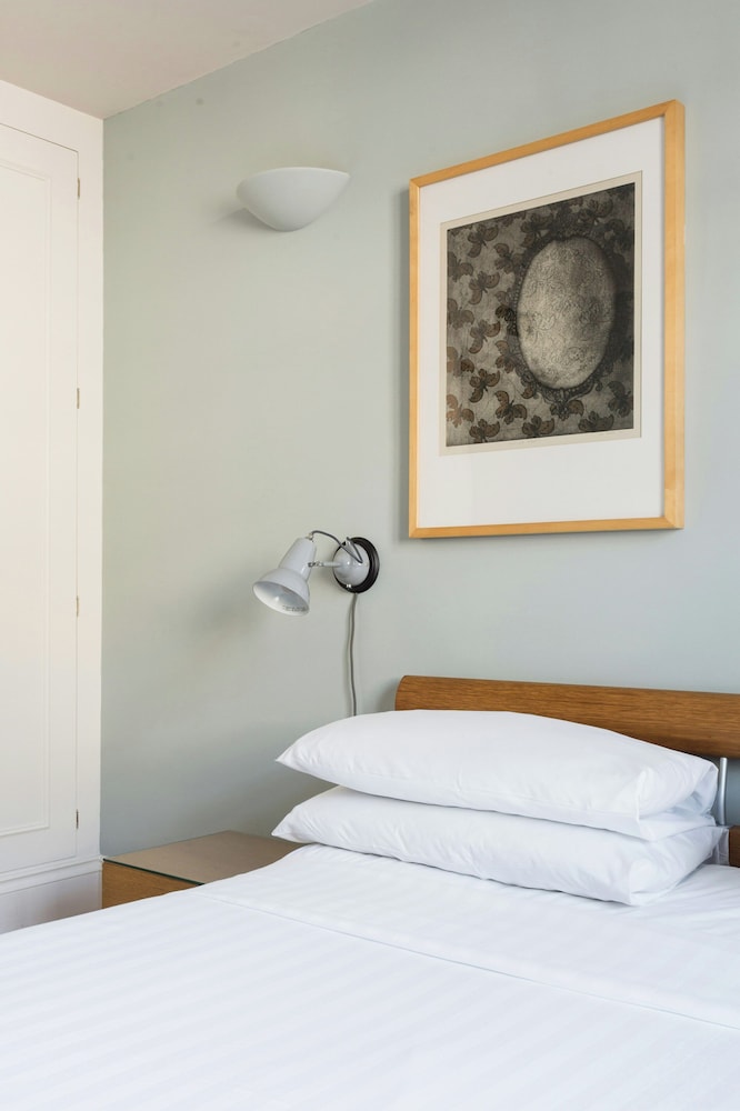 Cockspur Street by Onefinestay