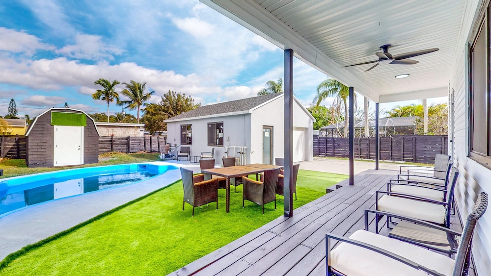 Casa Nirvana 4BR Home With Private Pool