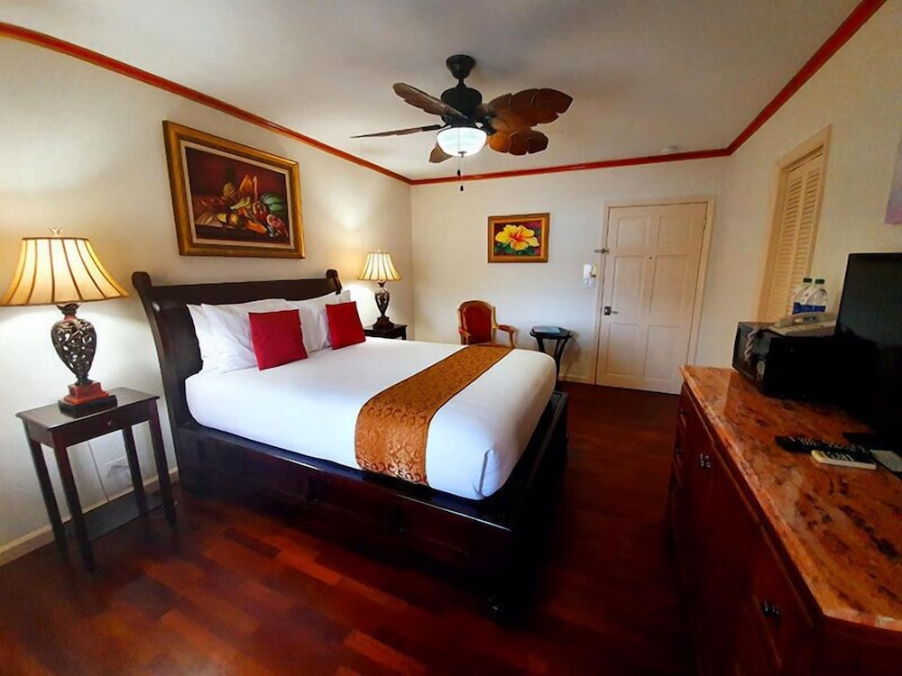 Nassau - Paradise Island Vacations - Ocean West Boutique Hotel - Property Image 7