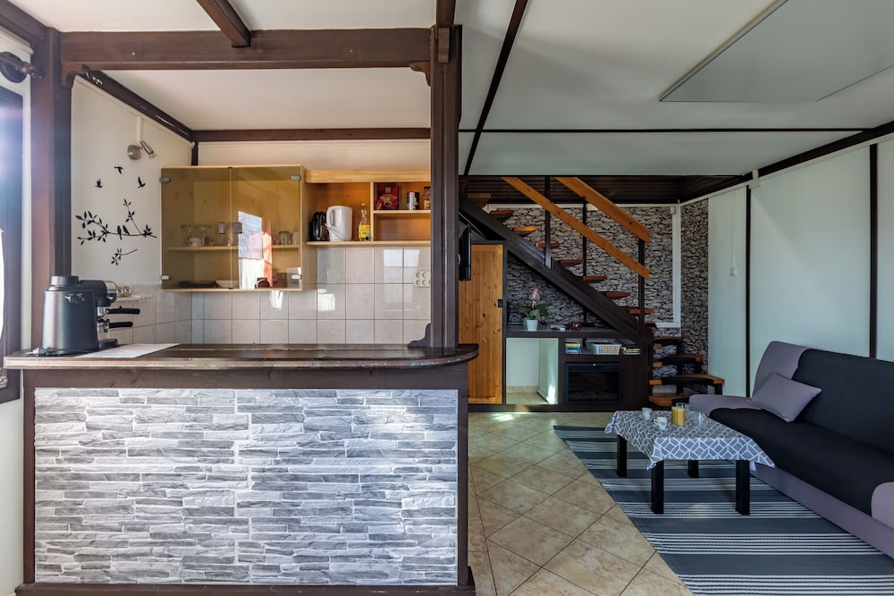 Karesz Holiday Home