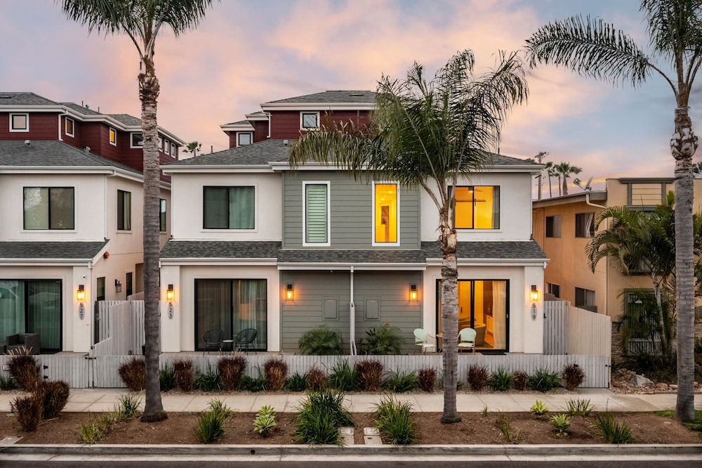 Pacific Villa by Avantstay Steps From Beach Luxurious Modern Indoor-outdoor Living