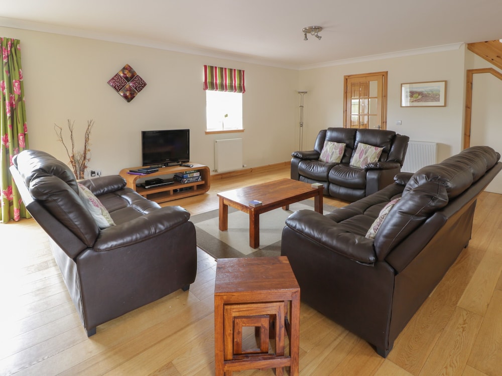 Perth Vacations - Muir Iosal - Property Image 1