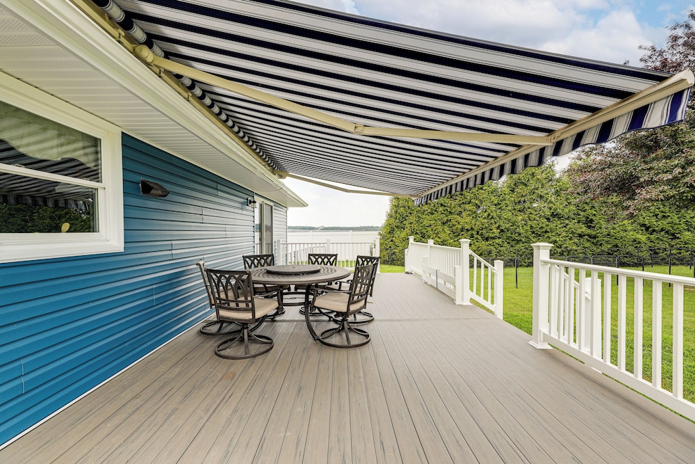 Getaway on 1/2 Acre w/ Deck in Georgetown