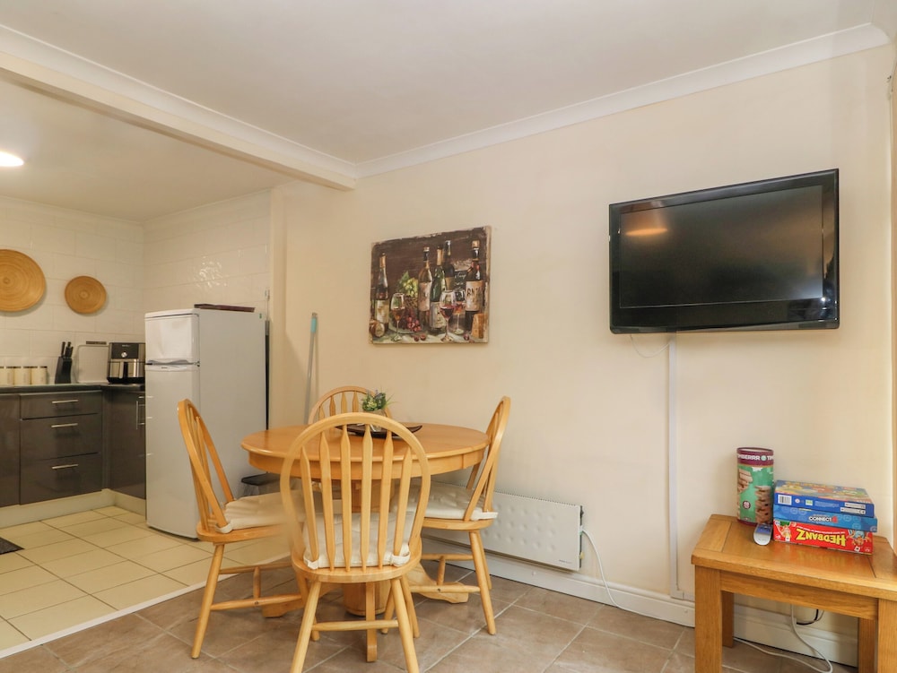 245 Riverside Lodge