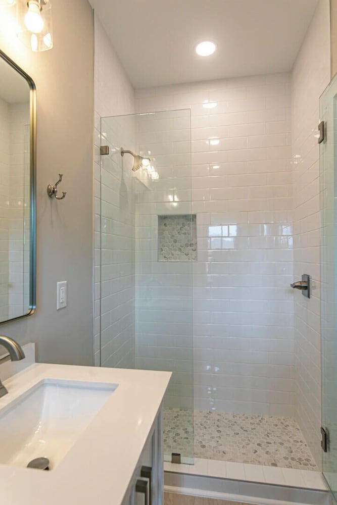 Experience Modern Coastal Living in This Beautifully Designed 4-bed, 4-bath Home