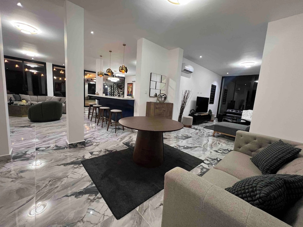 Elegant, Modern Style Villa in Playa Nueva Romana2