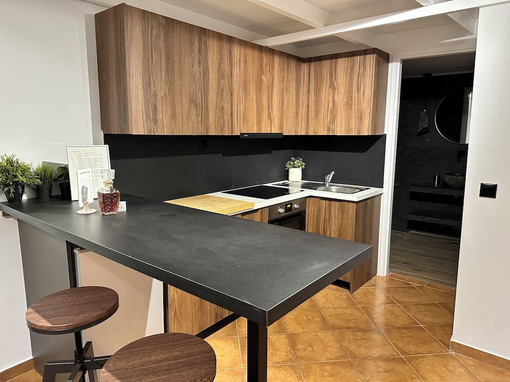 Maisonette Near Beach & City Center