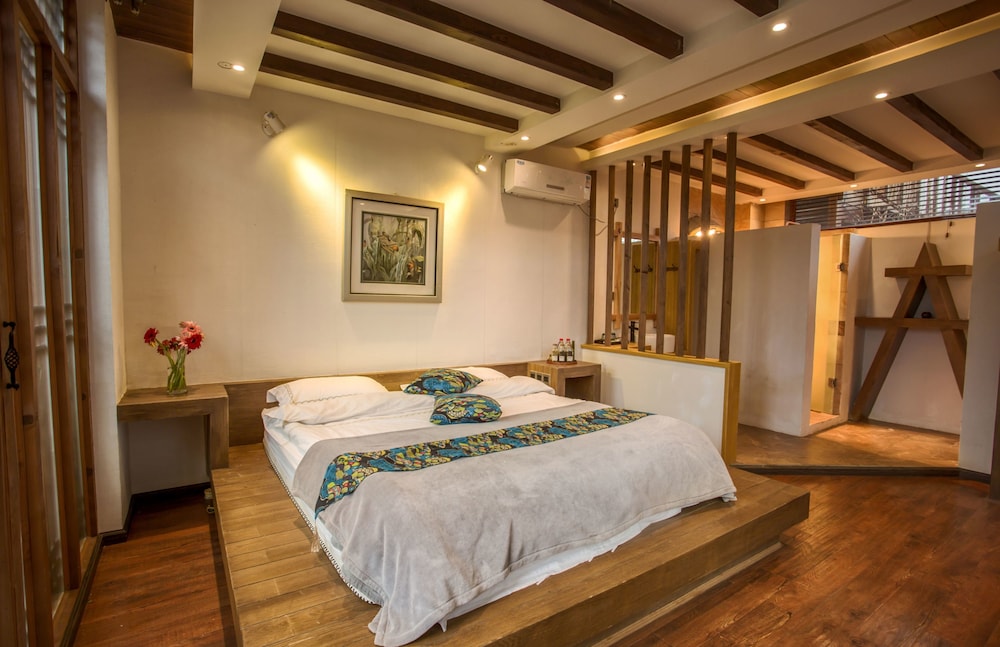 Yunzhong Baisha Lijiang Inn