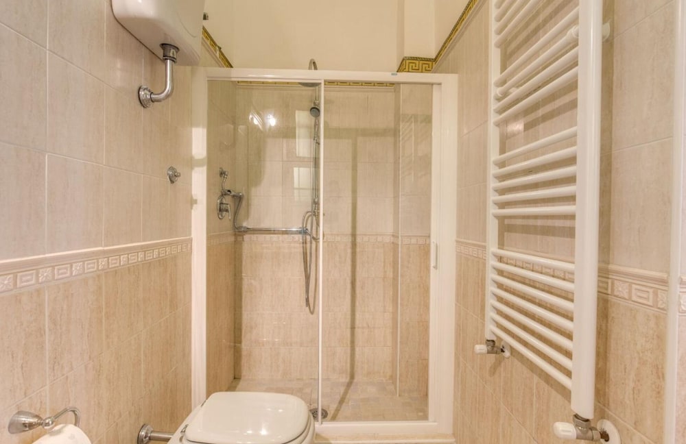 Colosseum 2BR Elegance and Charm