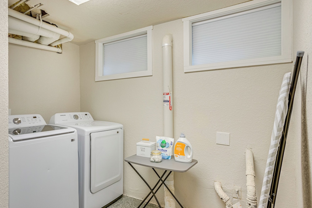 Wash Park Access: Denver Apt w/ Outdoor Dining!