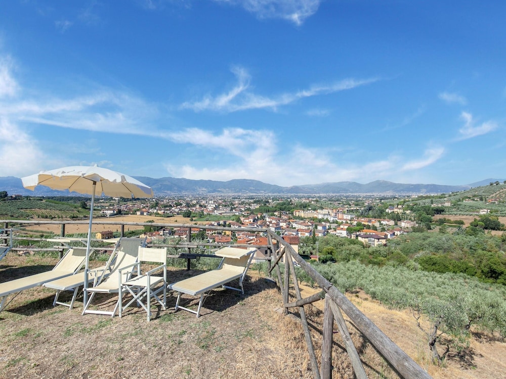 Farmhouse Abode With Pool and Tuscan Charm, photo 10