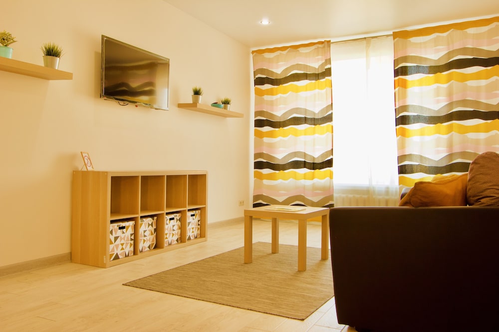 LUXKV Apartment on Nikoloyamskiy 3A
