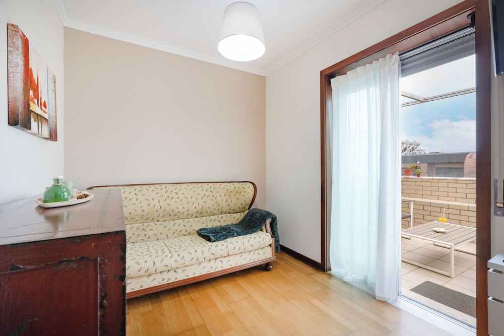 Espinho Retreat with Balcony